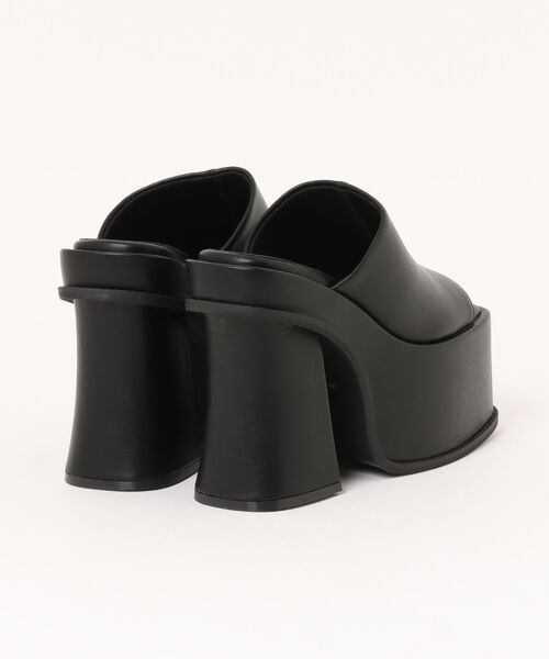 EMODA(エモダ)の「PLUMP HEEL SANDAL(その他シューズ・レディース・ブラック・SMALL/LARGE/MEDIUM)」の2枚目の写真