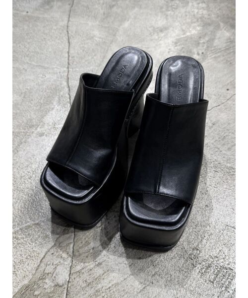 EMODA(エモダ)の「プランプヒールサンダル(サンダル・レディース・ブラック・SMALL/LARGE/MEDIUM)」の21枚目の写真