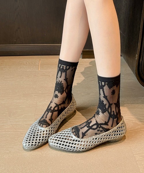 mebole(メボレ)の「jelly flat shoes(サンダル・レディース・シルバー/クリア/ブラック・MEDIUM/SMALL/LARGE)」の11枚目の写真