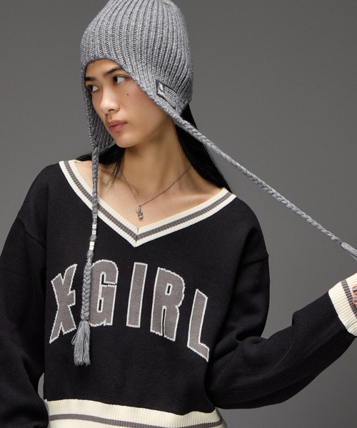 X-girl(エックスガール)の「LOGO JACQUARD V-NECK KNIT TOP(ニット/セーター・レディース・ブラック/ネイビー・ONE SIZE)」の3枚目の写真