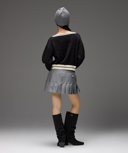 X-girl(エックスガール)の「LOGO JACQUARD V-NECK KNIT TOP(ニット/セーター・レディース・ブラック/ネイビー・ONE SIZE)」の5枚目の写真