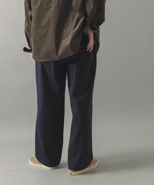ITEMS URBANRESEARCH（アイテムズ アーバンリサーチ）の「リファインド ダブルニー ワークパンツ（その他パンツ・メンズ・オリーブ/グレー/ブラック・MEDIUM/LARGE）」の16枚目の写真