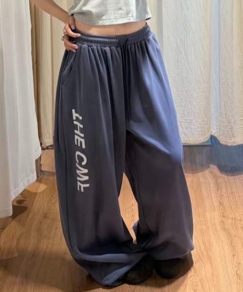 FAVORITO(ファヴォリート)の「ドローストリングリラックスパンツ(その他パンツ・レディース・ブラック/イエロー/ブルー/グリーン・F)」の4枚目の写真