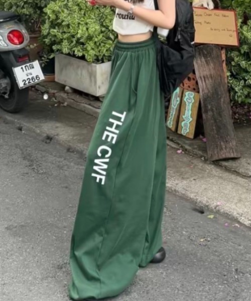 FAVORITO(ファヴォリート)の「ドローストリングリラックスパンツ(その他パンツ・レディース・ブラック/イエロー/ブルー/グリーン・F)」の7枚目の写真