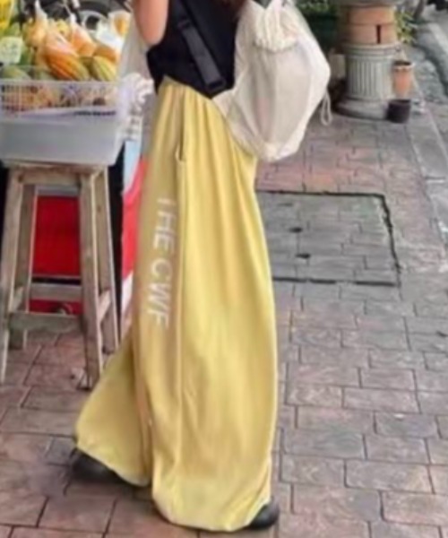 FAVORITO(ファヴォリート)の「ドローストリングリラックスパンツ(その他パンツ・レディース・ブラック/イエロー/ブルー/グリーン・F)」の10枚目の写真
