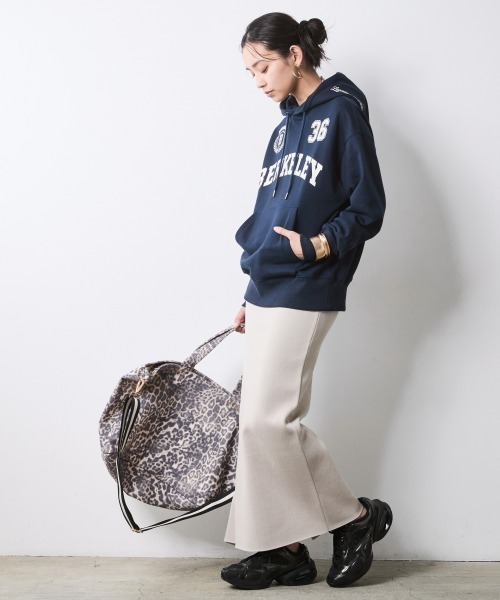 CHIC STYLE(シックスタイル)の「綿100%プリントフーディ<大きいサイズ有>シックスタイル(パーカー・レディース・杢グレー/ネイビー・3L/LL/L/M/5L/4L)」の4枚目の写真