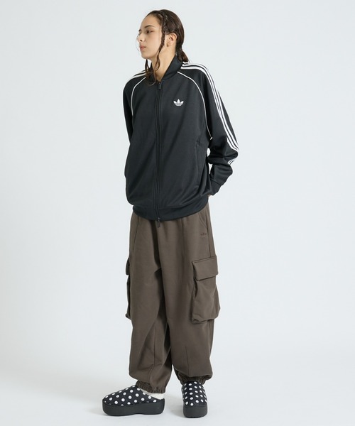 adidas(アディダス)の「【adidas originals/アディダスオリジナルス】ST CLASSICS LOOSE TT|ルーズシルエット トラックトップ(ジャージ・メンズ・ブラック・M/L)」の14枚目の写真