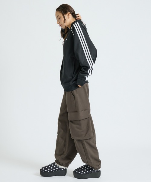 adidas(アディダス)の「【adidas originals/アディダスオリジナルス】ST CLASSICS LOOSE TT|ルーズシルエット トラックトップ(ジャージ・メンズ・ブラック・M/L)」の16枚目の写真