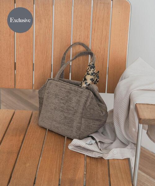 URBAN RESEARCH DOORS(アーバンリサーチドアーズ)の「『別注』beej×DOORS シェニールハンドバッグ(ハンドバッグ・レディース・カーキ/マスタード・ONE)」の1枚目の写真