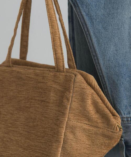 URBAN RESEARCH DOORS(アーバンリサーチドアーズ)の「『別注』beej×DOORS シェニールハンドバッグ(ハンドバッグ・レディース・カーキ/マスタード・ONE)」の11枚目の写真