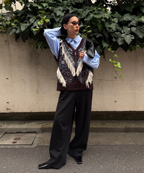 Ameri(アメリ)の「2WAY FLOWER PATTERN FRINGE KNIT VEST(ベスト・レディース・ブルー/ブラウン/グレー・FREE)」の17枚目の写真