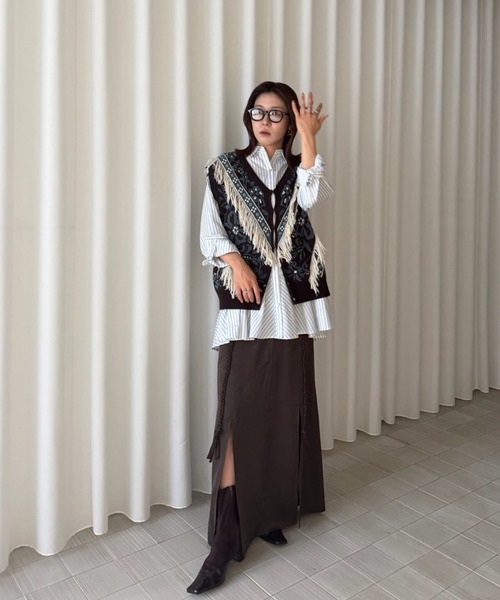 Ameri(アメリ)の「2WAY FLOWER PATTERN FRINGE KNIT VEST(ベスト・レディース・ブルー/ブラウン/グレー・FREE)」の22枚目の写真