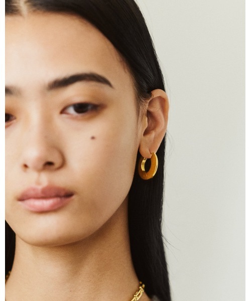kiehtova(キエトヴァ)の「【kiehtova】MOLDED OVAL HOOP PIERCE/モウルディド オーバル フープ ピアス(ピアス(両耳用)・レディース・シルバー/ゴールド・FREE)」の3枚目の写真