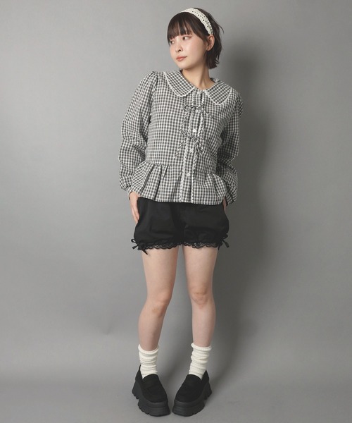 SPINNS（スピンズ）の「長袖チェックブラウス/レースリボン/韓国ガーリー（シャツ/ブラウス・レディース・ブラック/ベージュ・ONESIZE）」の4枚目の写真