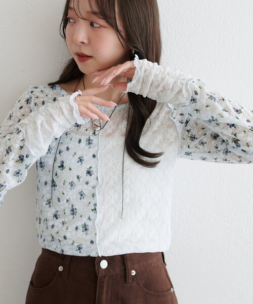 DISCOAT(ディスコート)の「【WEB限定】花柄切替パッチワークロングスリーブTシャツ(Tシャツ/カットソー・レディース・ブルー/ブラック/アイボリー・FREE)」の1枚目の写真