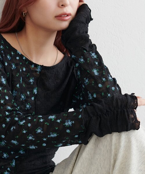 DISCOAT(ディスコート)の「【WEB限定】花柄切替パッチワークロングスリーブTシャツ(Tシャツ/カットソー・レディース・ブルー/ブラック/アイボリー・FREE)」の14枚目の写真