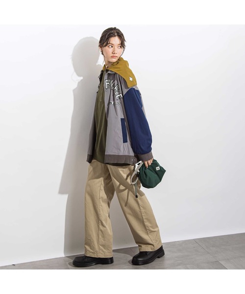 LIBERCORE par BEBE（リベルコアパルベベ）の「BIGセーラーカラープレーティング天竺フーディー親子お揃い 大人(140~175cm)（Tシャツ/カットソー・レディース・グリーン/グレー・L/M/S）」の7枚目の写真
