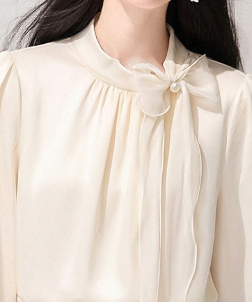 ＆soiree（アンドソワレ）の「ハイネックサイドリボンブラウス（シャツ/ブラウス・レディース・アイボリー・MEDIUM/X-LARGE/LARGE/SMALL）」の5枚目の写真