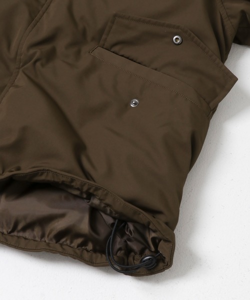 ITEMS URBANRESEARCH（アイテムズ アーバンリサーチ）の「フードミドルダウンジャケット（ダウンジャケット/コート・レディース・ブラウン/ブラック・FREE）」の6枚目の写真