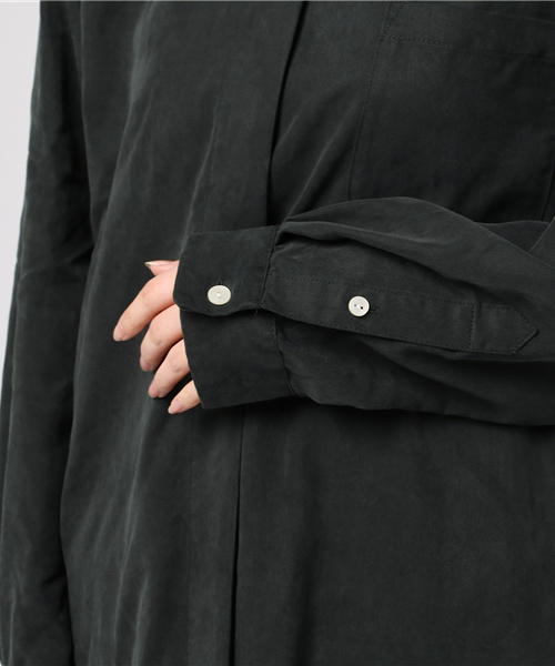 niko and...（ニコアンド）の「テンセルサイドスリットロングシャツ【niko and ...】（シャツ/ブラウス・レディース・キャメル/ブラック/カーキ・FREE）」の9枚目の写真