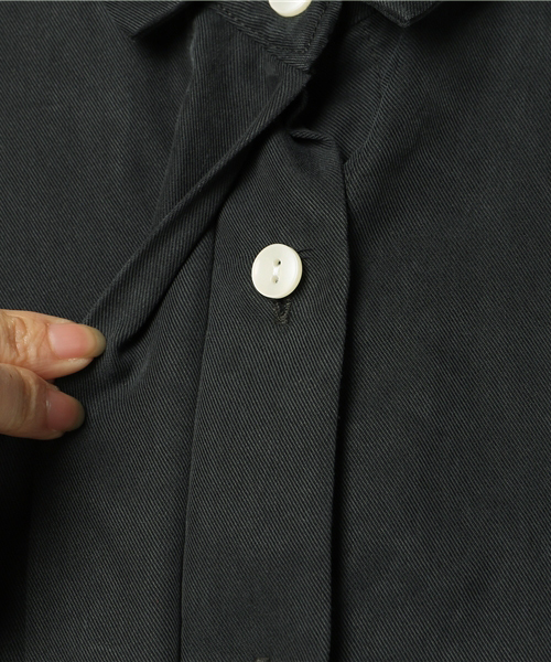 niko and...（ニコアンド）の「テンセルサイドスリットロングシャツ【niko and ...】（シャツ/ブラウス・レディース・キャメル/ブラック/カーキ・FREE）」の12枚目の写真