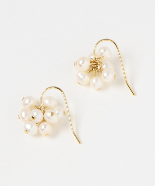 TONE SELECT GOODS(トーンセレクトグッズ)の「【i.o】淡水パールエイトピアス(ピアス(両耳用)・レディース・ホワイト/ホワイト系その他・FREE)」の1枚目の写真