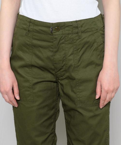 BEAUTY&YOUTH UNITED ARROWS（ビューティーアンドユースユナイテッドアローズ）の「＜FWK Engineered Garments＞FATIGUE 7OZ TWILL PANTS/ﾊﾟﾝﾂ.：（その他パンツ・レディース・オリーブ・1/2）」の3枚目の写真