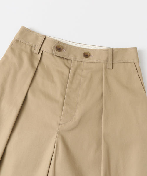 URBAN RESEARCH（アーバンリサーチ）の「【TRILL掲載】UR チノタックラインパンツ（チノパンツ・レディース・カーキ/ベージュ・36/38）」の12枚目の写真