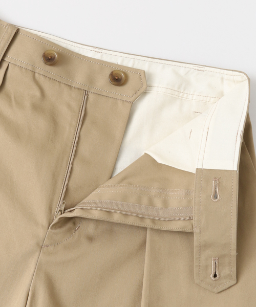 URBAN RESEARCH（アーバンリサーチ）の「【TRILL掲載】UR チノタックラインパンツ（チノパンツ・レディース・カーキ/ベージュ・36/38）」の13枚目の写真