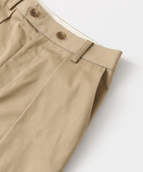 URBAN RESEARCH（アーバンリサーチ）の「【TRILL掲載】UR チノタックラインパンツ（チノパンツ・レディース・カーキ/ベージュ・36/38）」の3枚目の写真