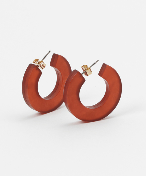 Ameri（アメリ）の「MARBLE HOOP PIERCE（ピアス（両耳用）・レディース・ワインレッド/ベージュ・FREE）」の6枚目の写真