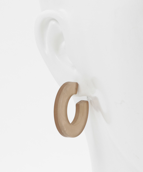 Ameri（アメリ）の「MARBLE HOOP PIERCE（ピアス（両耳用）・レディース・ワインレッド/ベージュ・FREE）」の4枚目の写真
