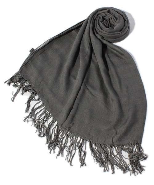 Ray BEAMS(レイビームス)の「Ray BEAMS / フリンジ付 ストール(マフラー・レディース・オフホワイト/グレー/ピンク/サックスブルー/ネイビー・ONE SIZE)」の3枚目の写真