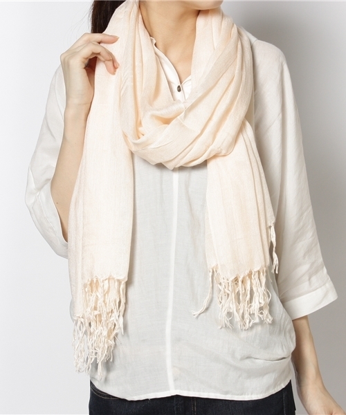 Ray BEAMS(レイビームス)の「Ray BEAMS / フリンジ付 ストール(マフラー・レディース・オフホワイト/グレー/ピンク/サックスブルー/ネイビー・ONE SIZE)」の8枚目の写真