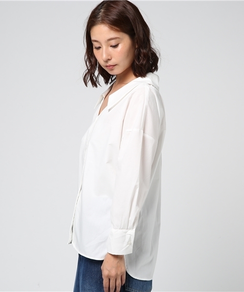 archives（アルシーヴ）の「肩ギャザーシャツ（シャツ/ブラウス・レディース・オフホワイト/ブラック/ベージュ/ホワイト×ブラック・MEDIUM）」の6枚目の写真