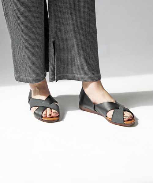 RiiiKa（リーカ）の「【MADE IN JAPAN】【安心の日本製】オープントゥフラットシューズ【RiiiKa/リーカ】（サンダル・レディース・ブラック/アイボリー/キャメル/カーキ/ブラック系その他・M/LL/S/L）」の11枚目の写真