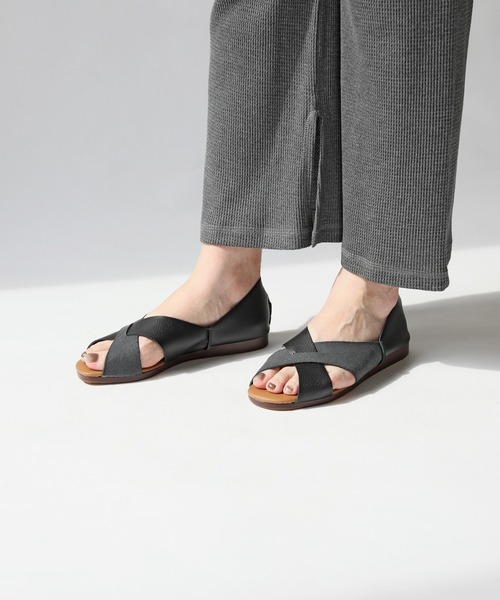 RiiiKa（リーカ）の「【MADE IN JAPAN】【安心の日本製】オープントゥフラットシューズ【RiiiKa/リーカ】（サンダル・レディース・ブラック/アイボリー/キャメル/カーキ/ブラック系その他・M/LL/S/L）」の8枚目の写真