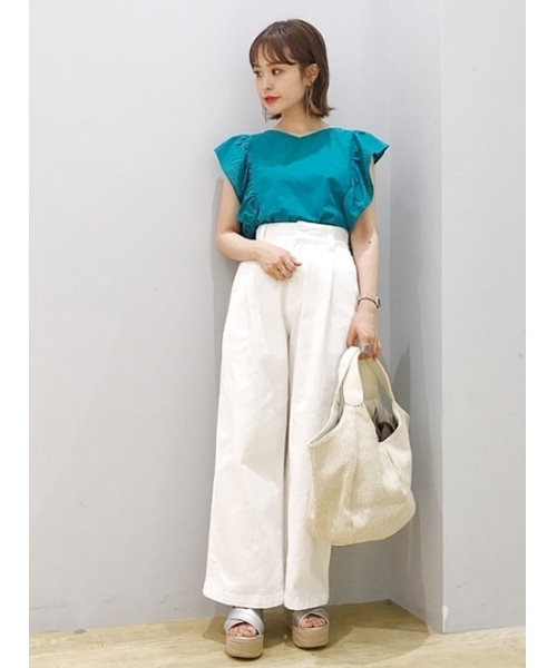 earth music&ecology（アースミュージックアンドエコロジー）の「・ラッフルスリーブブラウス（シャツ/ブラウス・レディース・ブラック/レッド/オフホワイト/ブルーグリーン・FREE）」の4枚目の写真