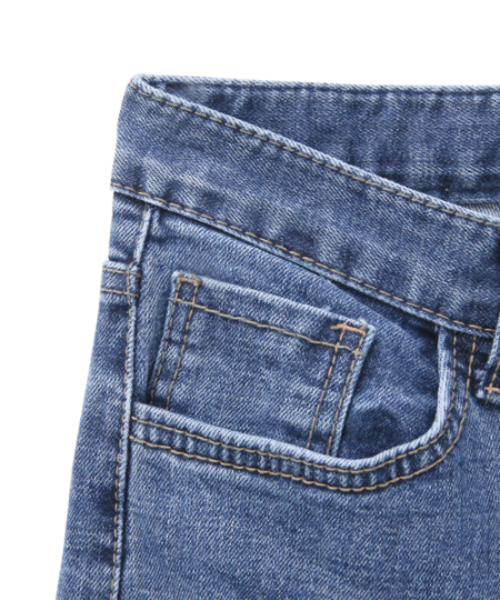 SUNBABIES（サンベイビーズ）の「クラッシュスリムストレートデニム（デニムパンツ・レディース・ブルー・SMALL/MEDIUM）」の5枚目の写真