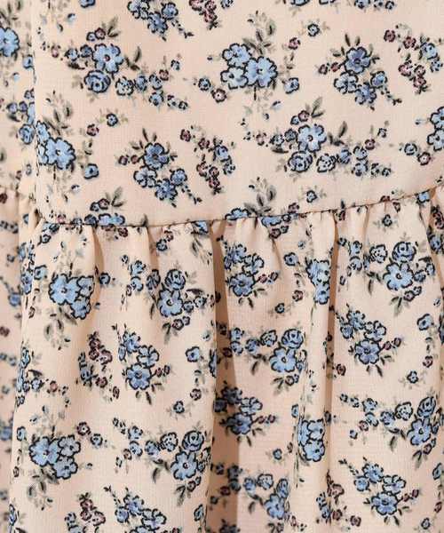 natural couture（ナチュラルクチュール）の「ギャザーフリルティアード花柄ワンピース（ワンピース・レディース・ブラック/ベージュ/イエロー・FREE）」の11枚目の写真