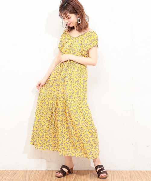 natural couture（ナチュラルクチュール）の「ギャザーフリルティアード花柄ワンピース（ワンピース・レディース・ブラック/ベージュ/イエロー・FREE）」の13枚目の写真