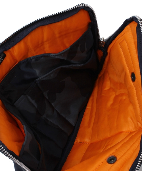 BEAMS（ビームス）の「PORTER / TANKER DOCUMENT CASE（クラッチバッグ・メンズ・オリーブ/ネイビー・ONE SIZE）」の6枚目の写真