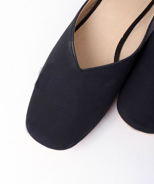 Khaju(カージュ)の「Khaju:スクエアフラットシューズ◇(パンプス・レディース・ブラック/ピンク/シルバー・30/40/50)」の4枚目の写真