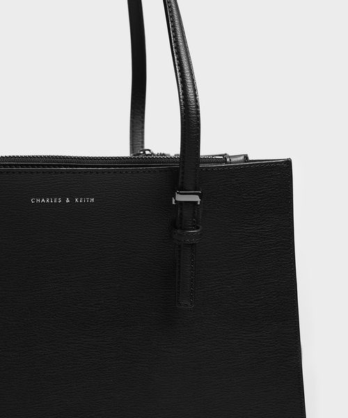 CHARLES & KEITH（チャールズ & キース）の「ダブルハンドルトートバッグ / Double Handle Tote Bag（トートバッグ・レディース・ダークブルー/プラム/ブラック・XL）」の5枚目の写真