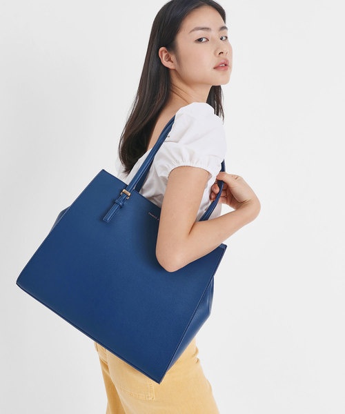 CHARLES & KEITH（チャールズ & キース）の「ダブルハンドルトートバッグ / Double Handle Tote Bag（トートバッグ・レディース・ダークブルー/プラム/ブラック・XL）」の9枚目の写真