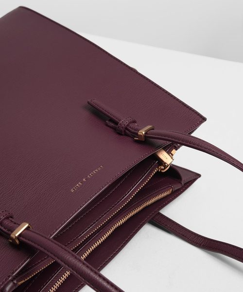 CHARLES & KEITH（チャールズ & キース）の「ダブルハンドルトートバッグ / Double Handle Tote Bag（トートバッグ・レディース・ダークブルー/プラム/ブラック・XL）」の15枚目の写真