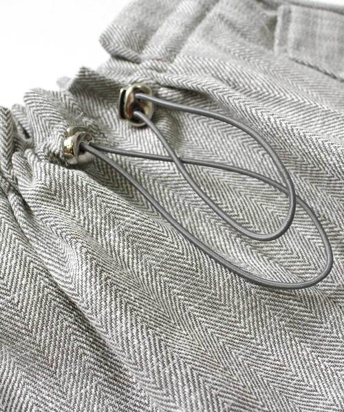 MODE ROBE（モードローブ）の「ドロストリネンミニスカート（スカート・レディース・グレー/ブラウン/ベージュ・FREE）」の6枚目の写真