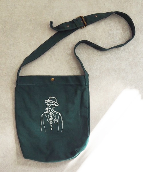 kutir（クティール）の「【２周年アイテム】イラストミニショルダー（ショルダーバッグ・メンズ・グリーン/オフホワイト/ブラック・FREE）」の3枚目の写真