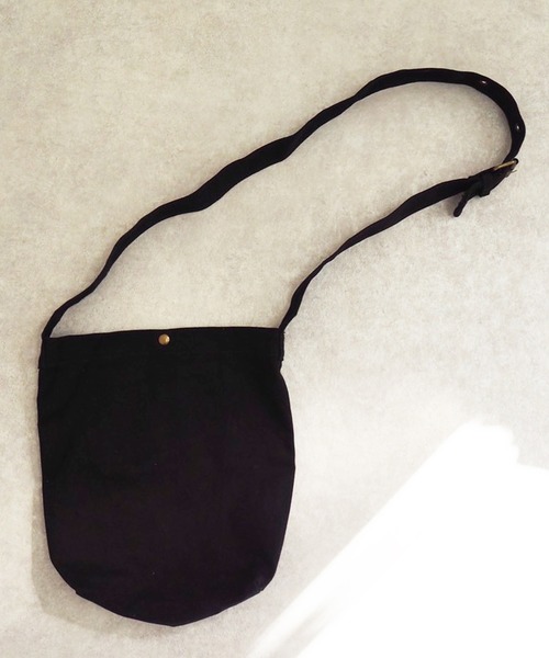 kutir（クティール）の「【２周年アイテム】イラストミニショルダー（ショルダーバッグ・メンズ・グリーン/オフホワイト/ブラック・FREE）」の4枚目の写真