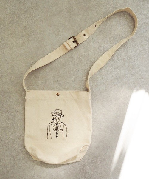 kutir（クティール）の「【２周年アイテム】イラストミニショルダー（ショルダーバッグ・メンズ・グリーン/オフホワイト/ブラック・FREE）」の6枚目の写真